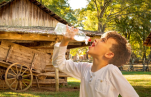 পর্যাপ্ত পানি খান মূত্রনালীর সংক্রমণ থেকে বাচতে পানি